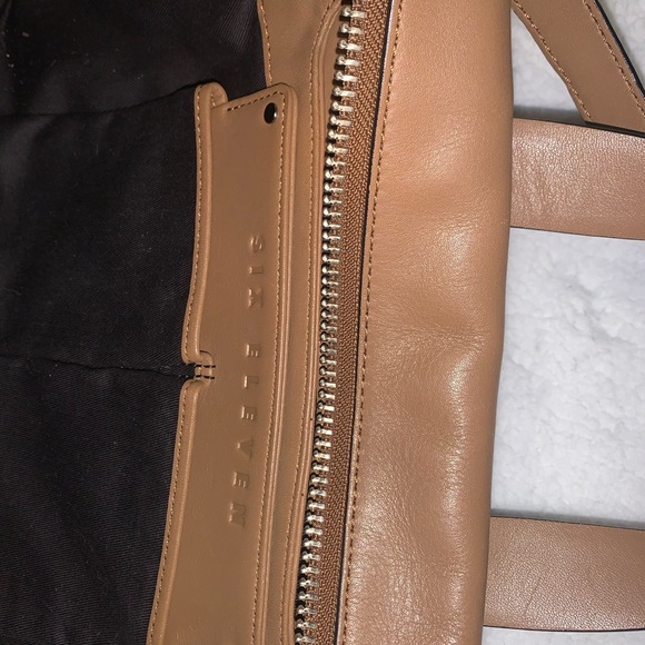 Aritzia six eleven duffle - Picture 6 of 8